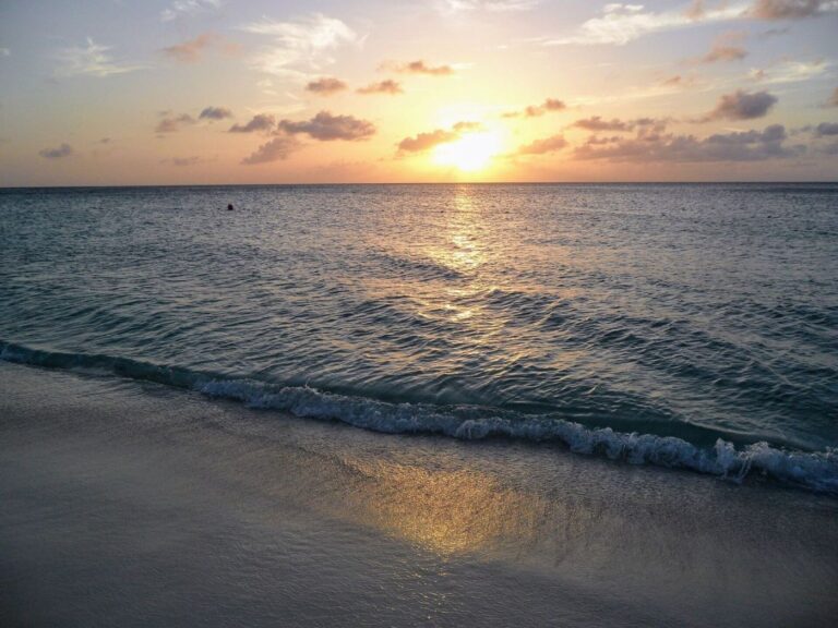 Sunset Eagle beach Noord Aruba