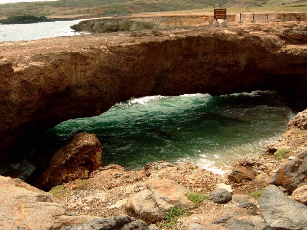 Aruba natural bridge