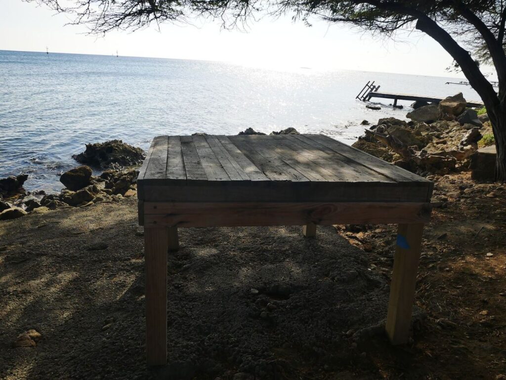 Mesa pa scama piska, Savaneta Aruba
